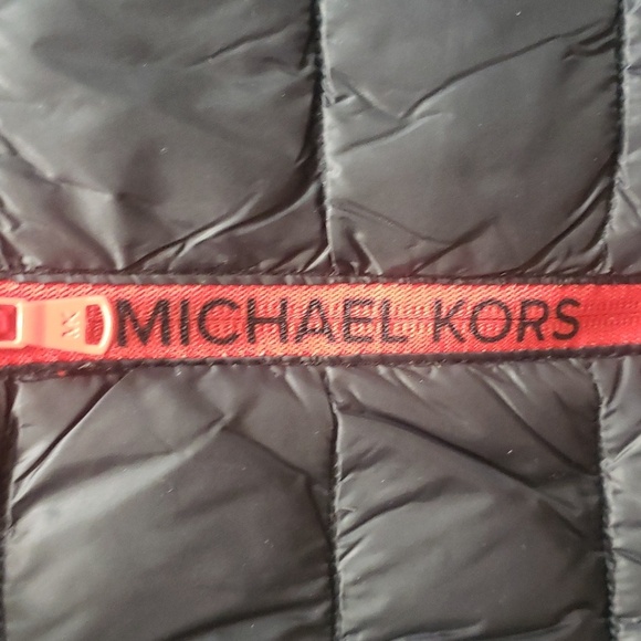 MK Michael Kors NWOT Lightweight Full-zip Black w/ Red Trim Puffer Jacket, XL - Picture 4 of 9